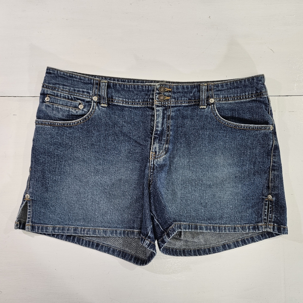 Vintage Y2K Old Navy low waist denim jean shorts women's size 14